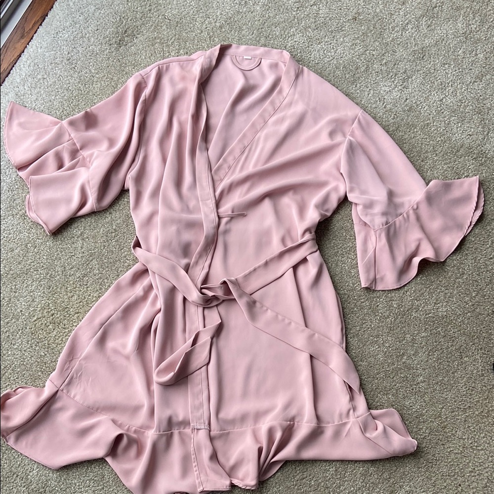 🪷 Light Pink Ruffle Robe with Tie | Bridesmaids | EUC | Bridal - Picture 4 of 4